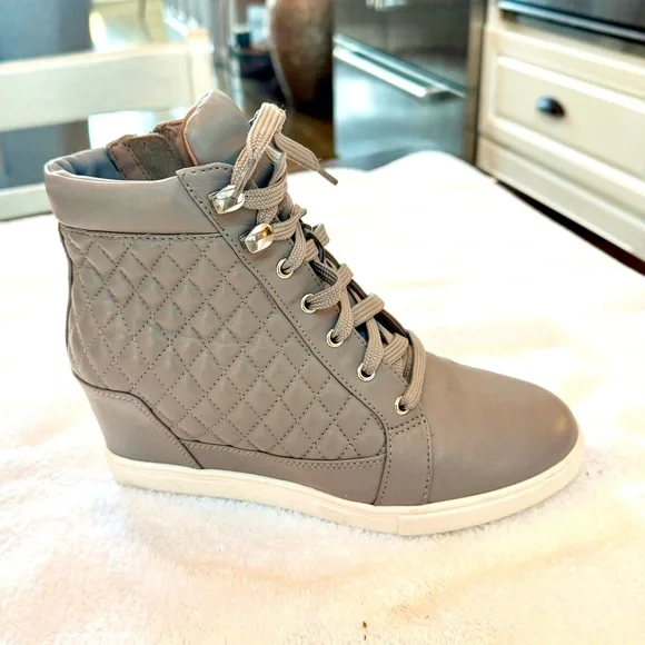 L. Paulo Quilted High-Top Wedge Sneakers - Gray - Size 8 - Picture 1 of 5